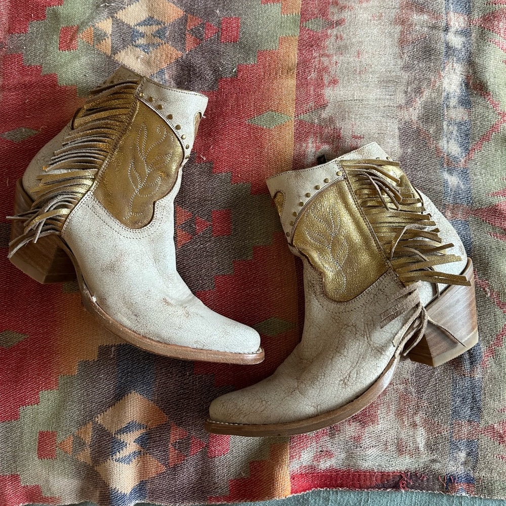 Old Gringo Leylani Booties Size 8